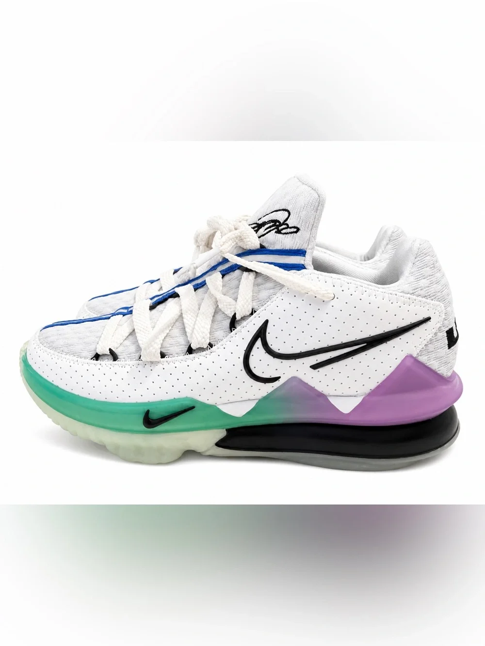 Nike LeBron 17 Low 'Glow In The Dark' | Spruce Aura | Size 4Y